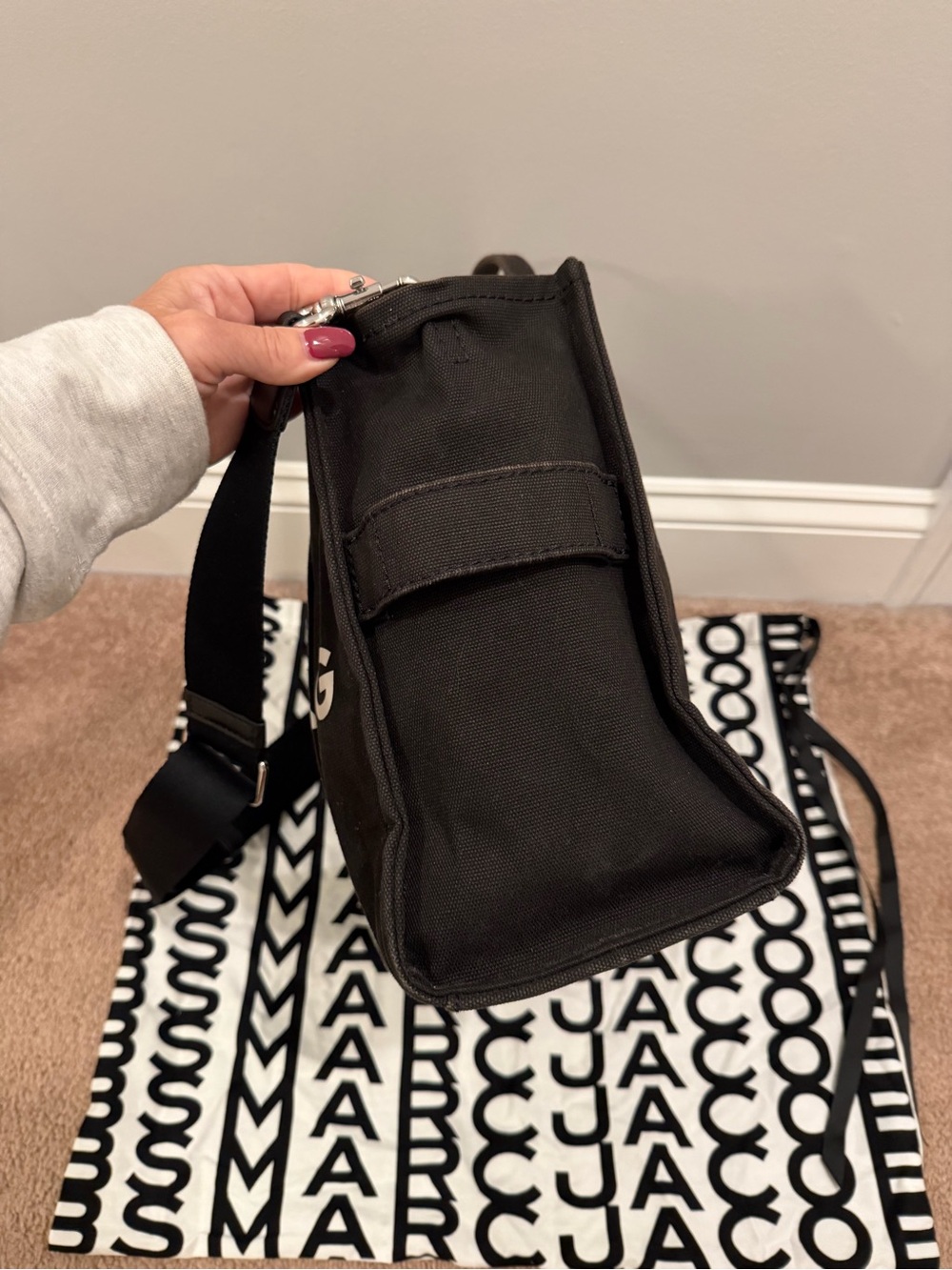 Marc Jacobs medium Black Canvas 'The Tote Bag' with White Logo - Picture 8 of 12